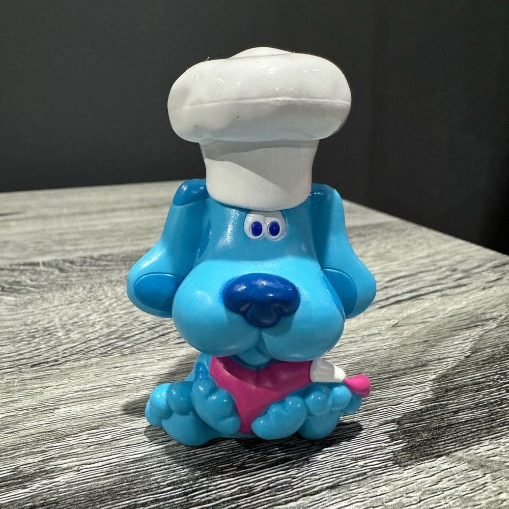 Nick Jr: Blues Clues with Chef Hat & Icing (1999)  - Vintage PVC Cake Topper